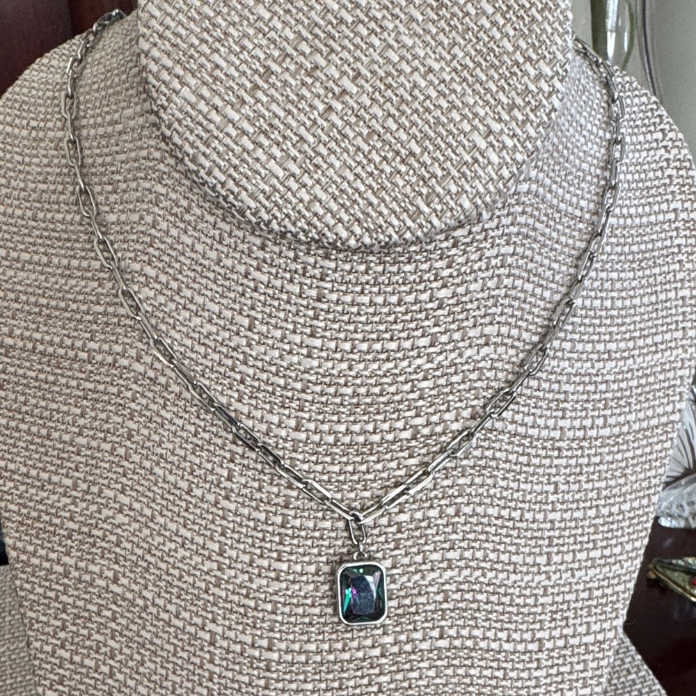 Bomb Party Elegant Silver Necklace with Iridescent Pendant